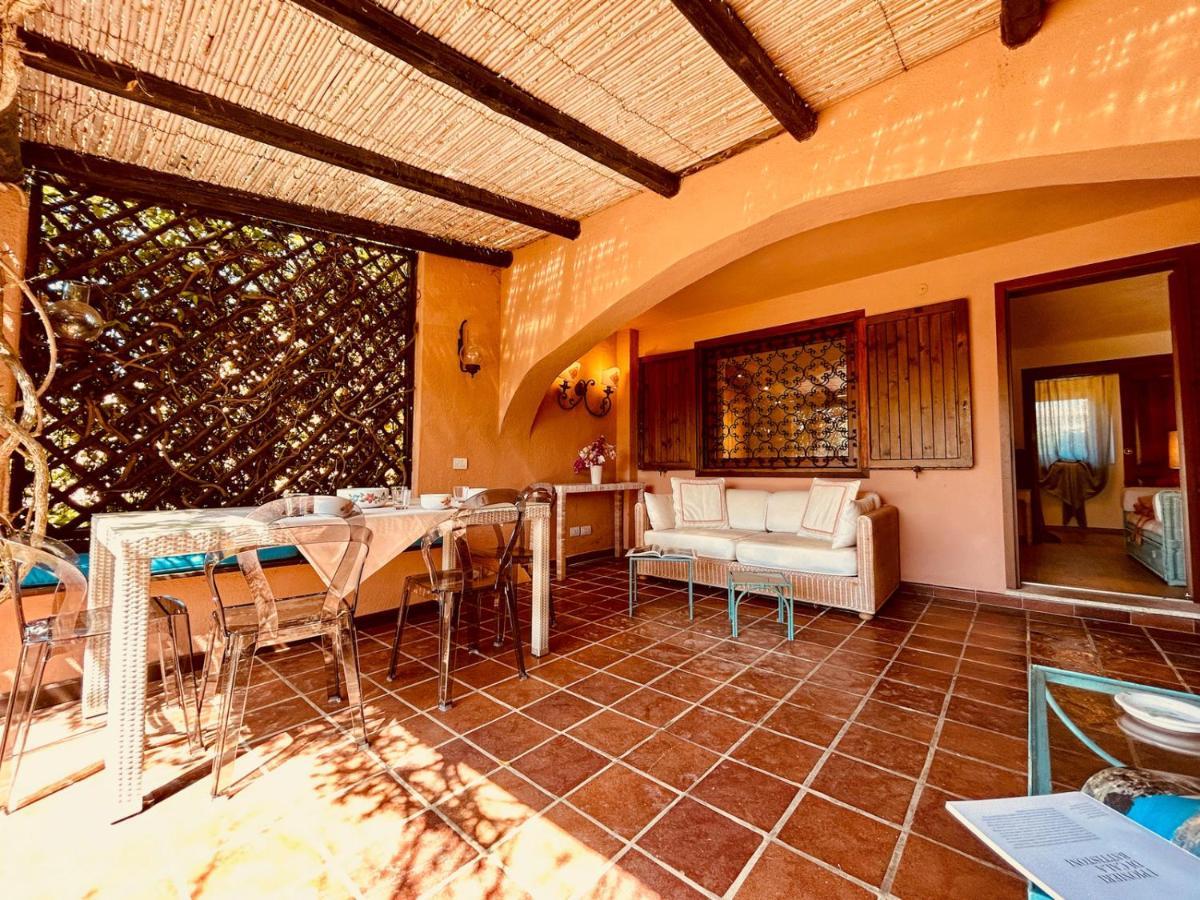 Villetta A Schiera Caprifogli Baja Sardinia Exteriör bild