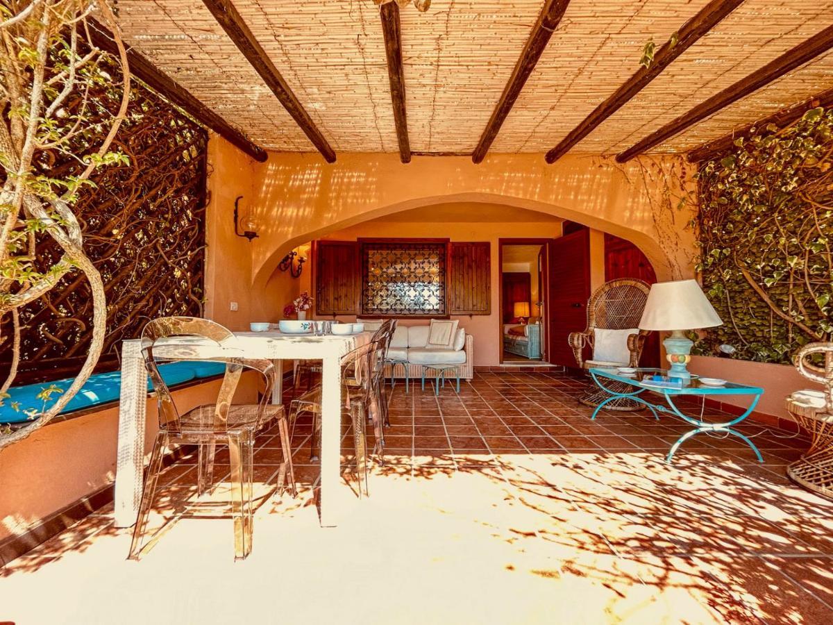 Villetta A Schiera Caprifogli Baja Sardinia Exteriör bild
